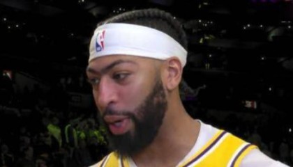 足球无插件直播-21+12+4！浓眉复出状态出色 詹姆斯获难得划水机会