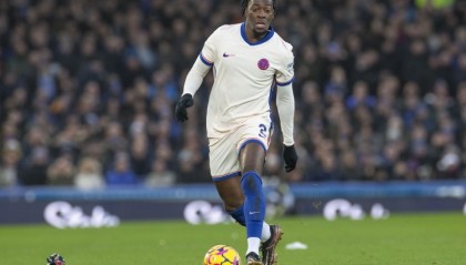 足球直播-英媒：西汉姆联有意租金斯基、迪萨西，但需先终止胡里奥的租借